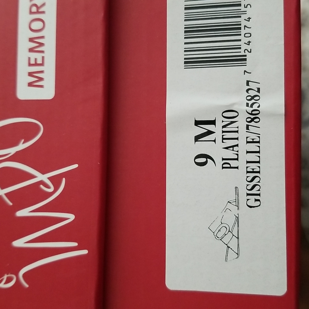 Impo sandals